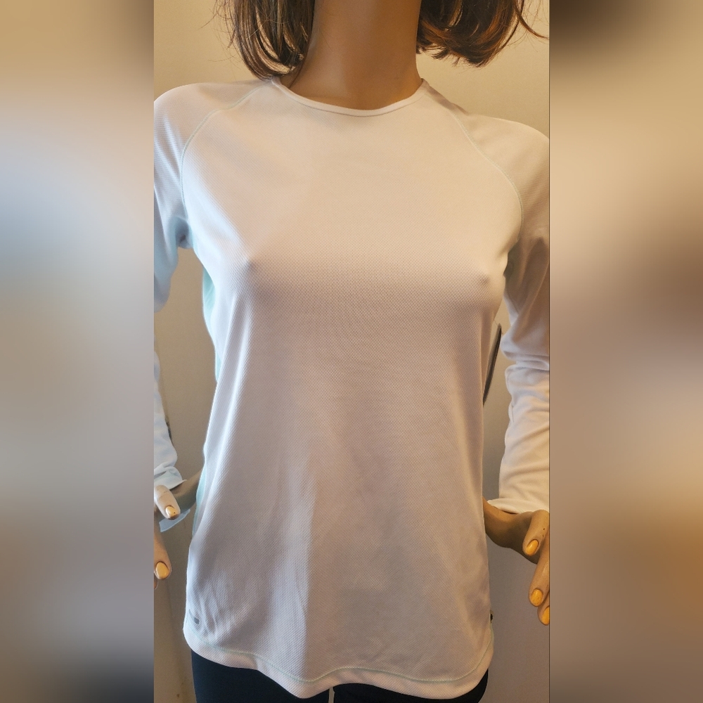 ALO Yoga Women's White and Mint Long Sleeve Top. Alo CoolFit. - Picture 9 of 15